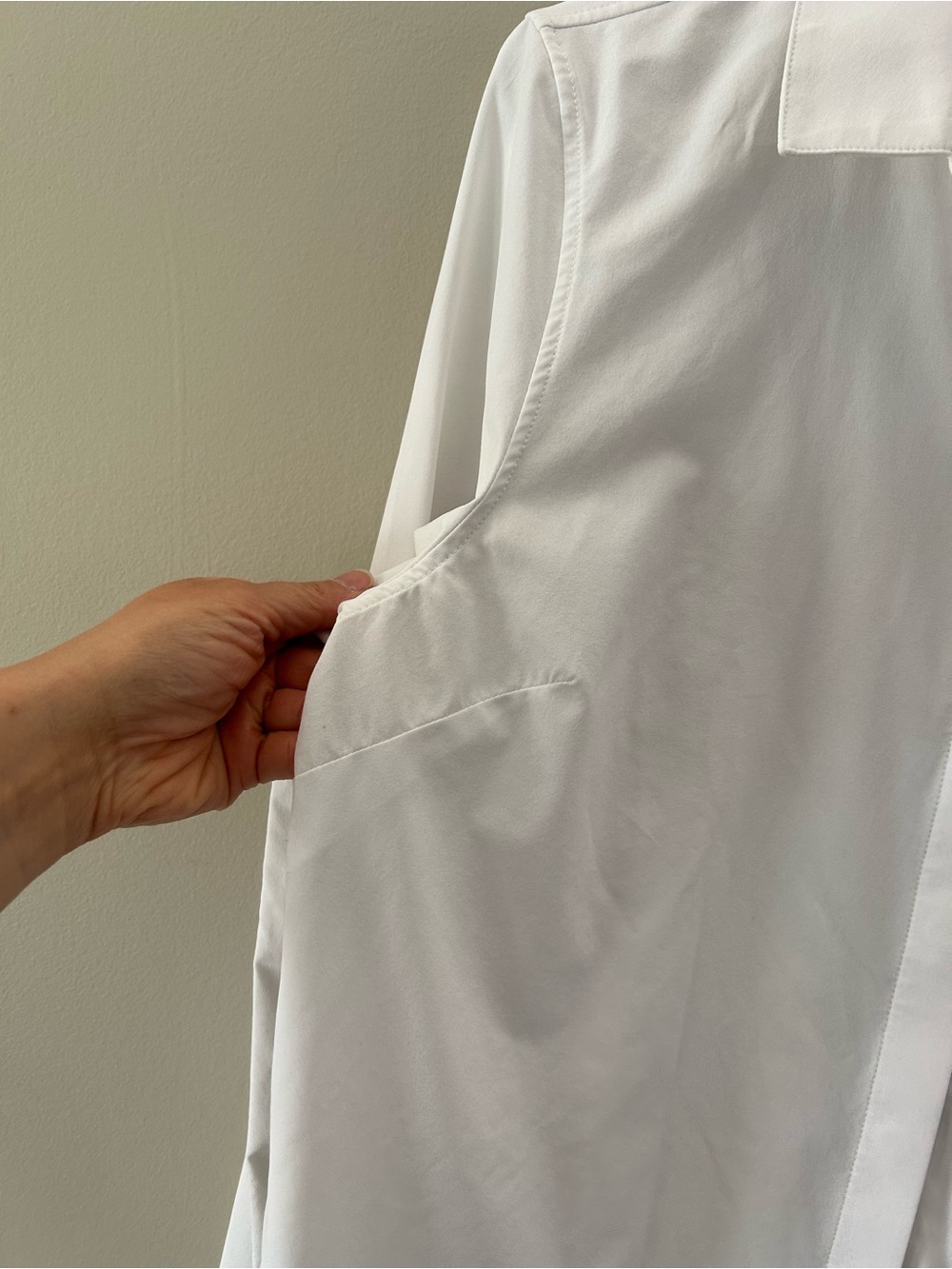 Athleta Everlasting White Wrinkle Resistant Business Casual UPF 50+ Button Down - Picture 7 of 8